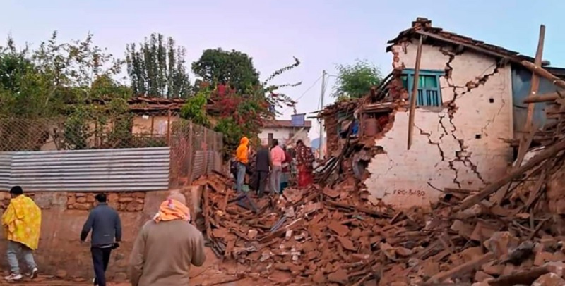 Un mortífero terremoto sacude Nepal