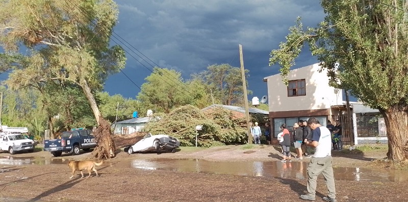 El municipio asistió a una familia que sufrió daños en su vivienda