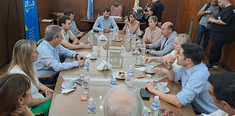 Omar Félix y autoridades provinciales acordaron trabajo en conjunto luego de la tremenda tormenta