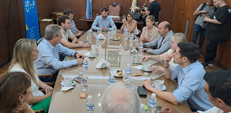 Omar Félix y autoridades provinciales acordaron trabajo en conjunto luego de la tremenda tormenta