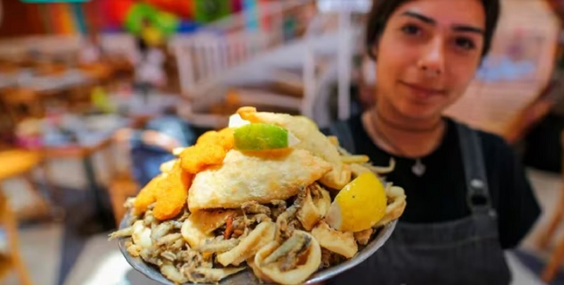 Picadas, paella y rabas: cuánto cuesta comer en los restaurantes del puerto de Mar del Plata
