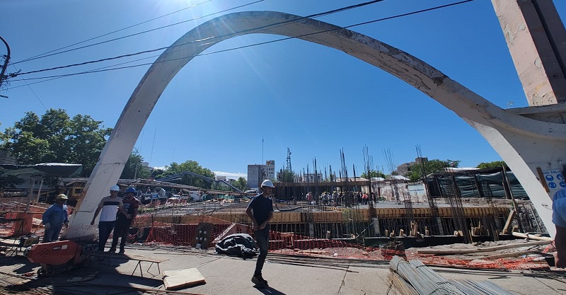 Vieja terminal: corte de calle por llenado de losa