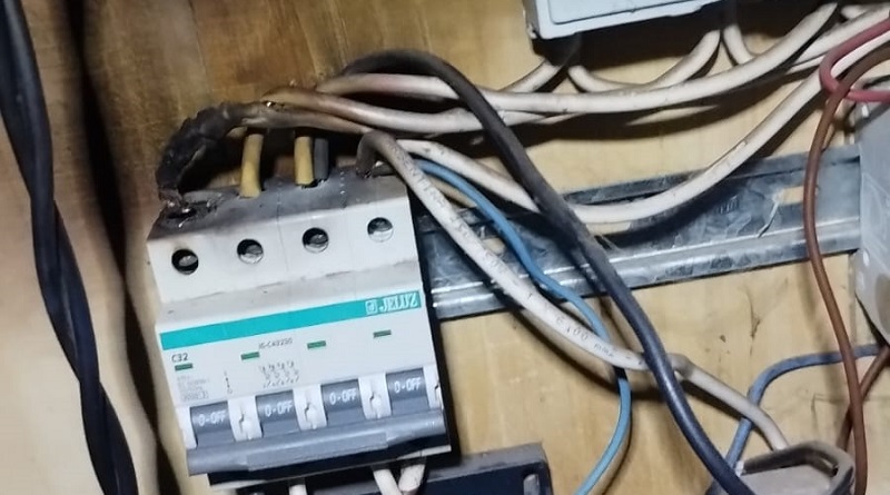 Conexiones clandestinas produjeron el corte de luz en Plaza Francia