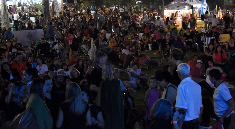 Multitudinario cierre de Paseo Federal