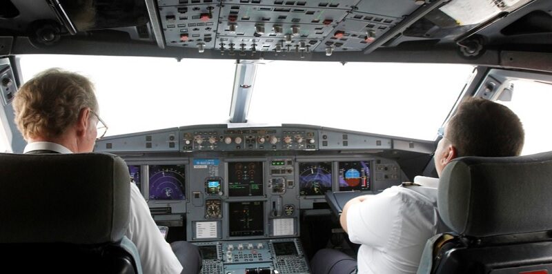 Insólito incidente: dos pilotos de avión se durmieron al mismo tiempo