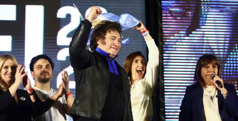 Encuesta nacional: ¿a 122 días de Javier Milei todavía lo bancan sus votantes?