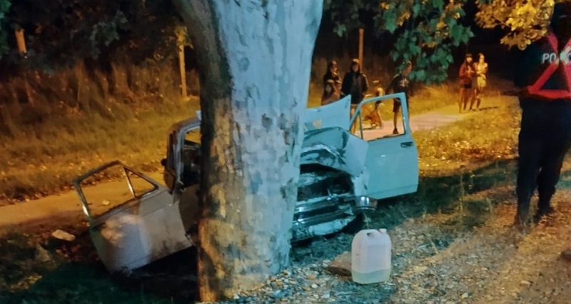 Un joven se accidentó tras chocar contra un carolino