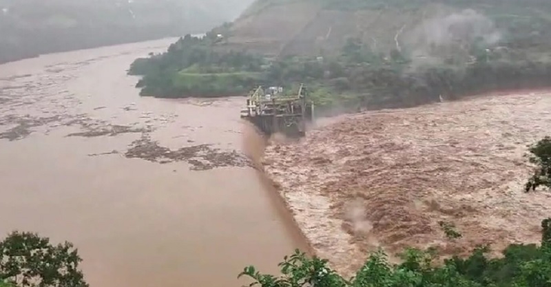 Colapsó una represa en Brasil y hay 19 ciudades en alerta por las graves inundaciones
