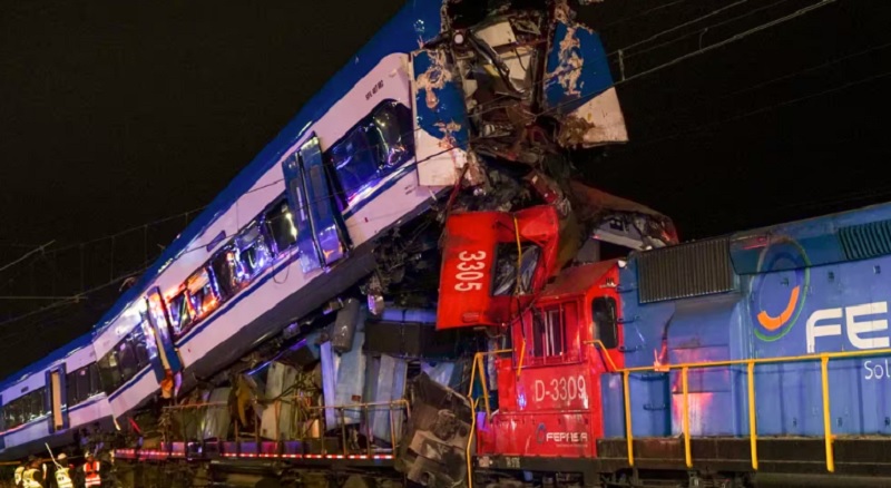 Choque mortal de trenes en Chile