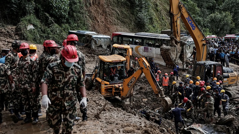 Inundaciones y deslizamientos de tierra en Nepal matan al menos a 170 personas