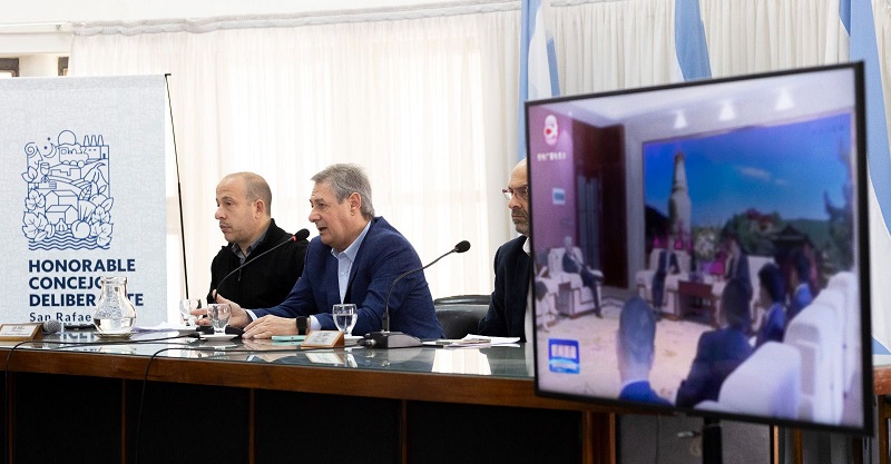 Emir Félix expuso en el HCD los alcances e importancia de su visita a China