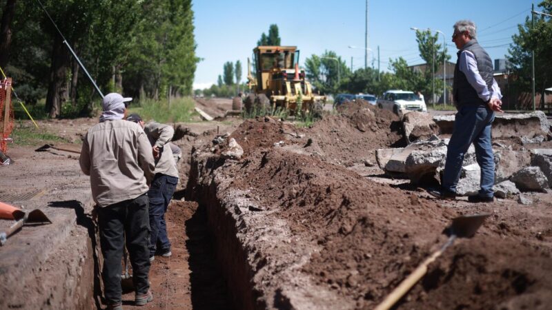 Omar Félix visitó la obra de calle Chacabuco: «es una inversión clave»