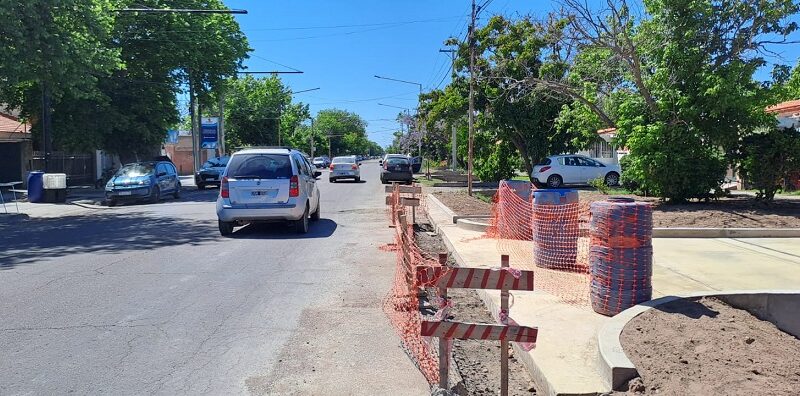 Precaución: nuevo puente cruzacalles en Brasil y Alberdi