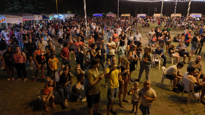 Una multitud en la jornada inicial de Sabores y su Gente