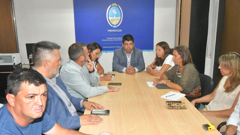 El Gobierno se reunió nuevamente con SUTE y pasaron a cuarto intermedio