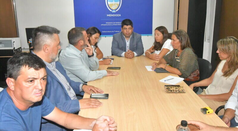 El Gobierno se reunió nuevamente con SUTE y pasaron a cuarto intermedio