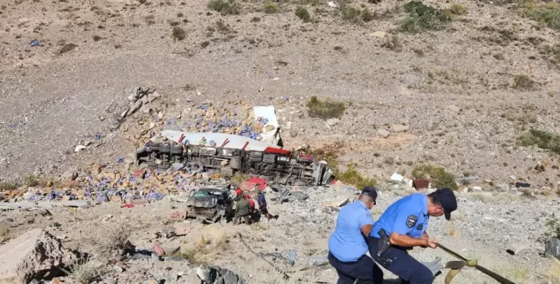 Cortaron el paso a Chile por un grave accidente en la Curva de Guido