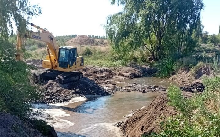 El municipio reconstruyó un canal de riego para llevar agua a la Isla del Río Diamante y al Parque Mariano moreno