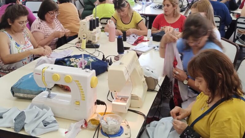 Talleres gratuitos del Polo Textil para confeccionar mochilas y pecheras