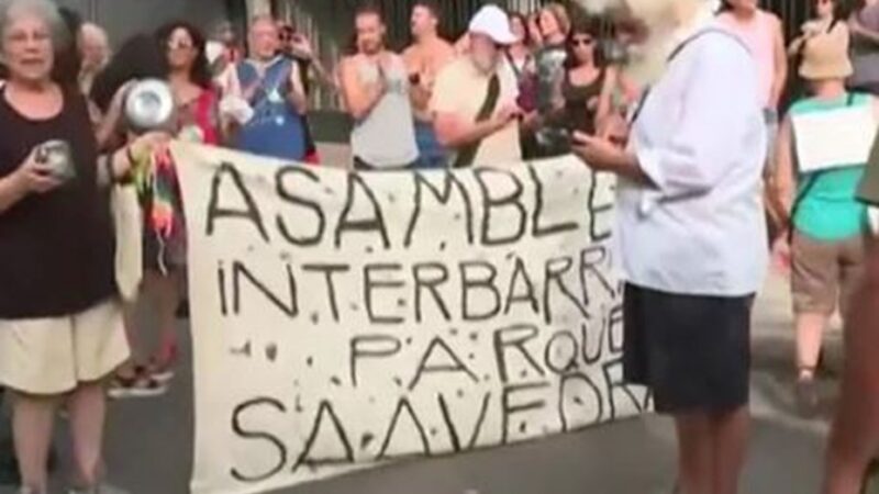 Vecinos de Saavedra recibieron a Karina Milei con un cacerolazo