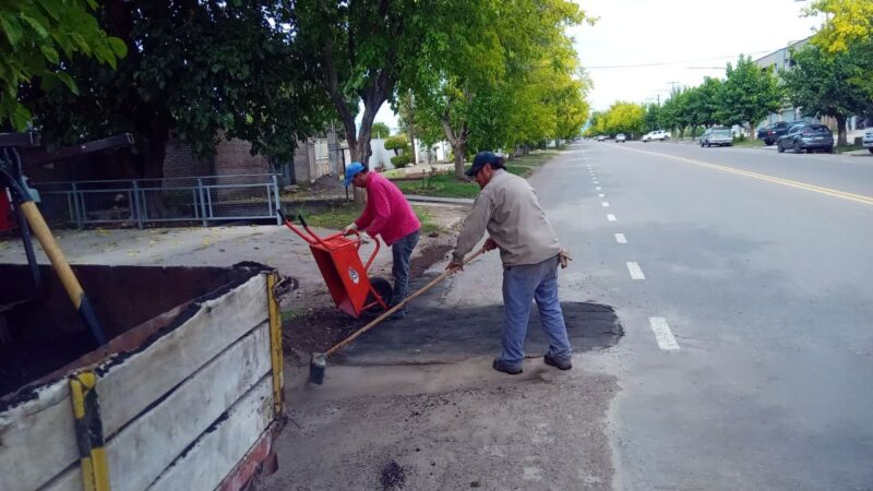 El municipio intensifica el plan de bacheo en la ciudad