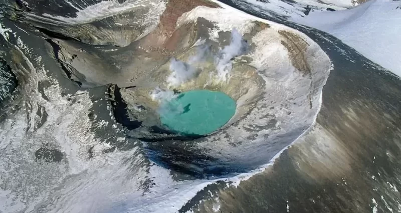 Alertan por riesgo de erupción y sismos en Mendoza y Chile debido al incremento de la actividad del volcán Tupungatito