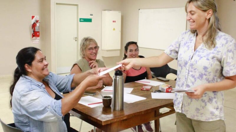 Finalizó em primer taller para padres y madres con hijos adolescentes
