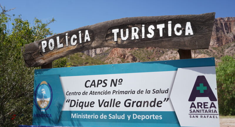 Avances en salud y conectividad: Cornejo y Casado recorrieron el nuevo CAPS en Valle Grande