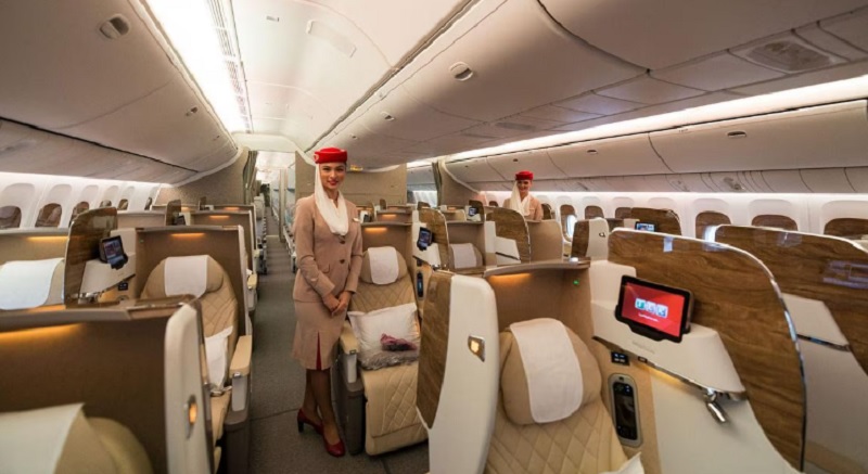Una aerolínea internacional buscará tripulantes de cabina en Argentina