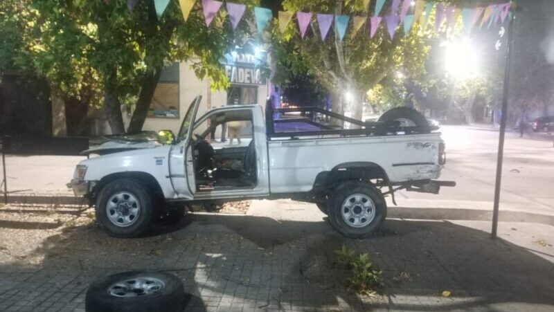 Choque e incendio, tres heridos, uno de los conductores estaba alcoholizado