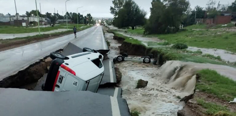 Furioso temporal en Bahía Blanca: suspendieron todas las actividades y hay decenas de familias evacuadas