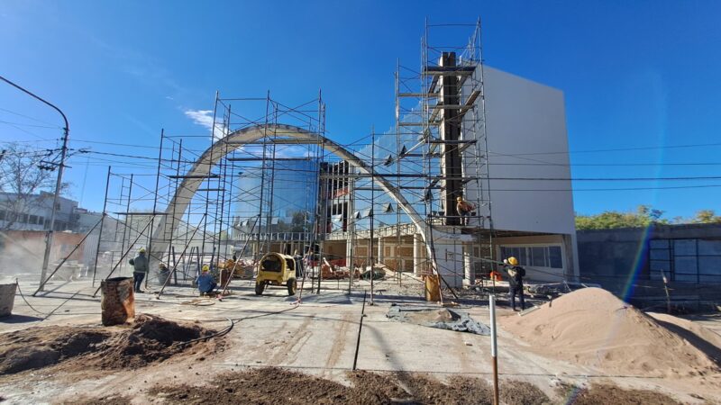 Recuperación integral del histórico Arco de acceso a la ex terminal