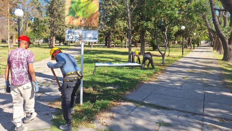 El municipio inició las obras para renovar la plaza Schestakow