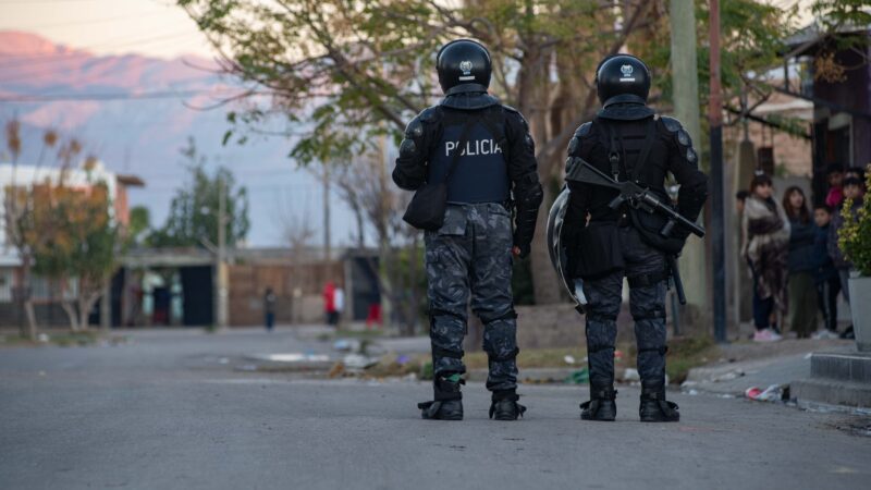 Tras patrullajes preventivos, se detuvo a cuatro personas, dos menores de edad