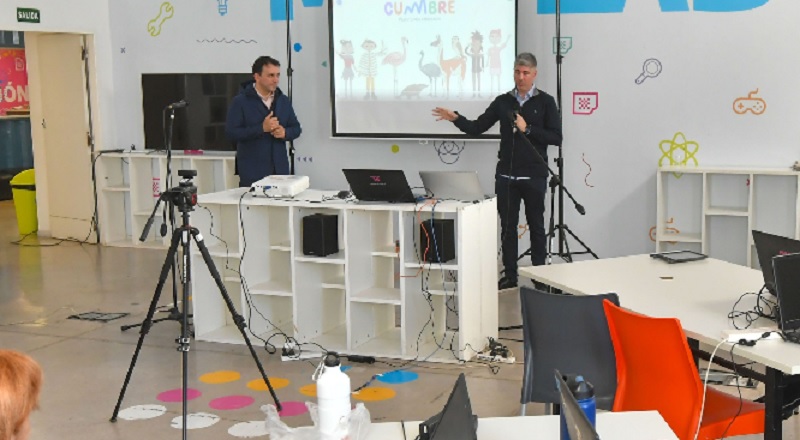 Comenzó la capacitación sobre la plataforma para enseñar y aprender inglés