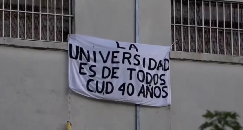 Con una “batucada”, los presos de la cárcel de Devoto volvieron a protestar por el cierre del centro de estudiantes