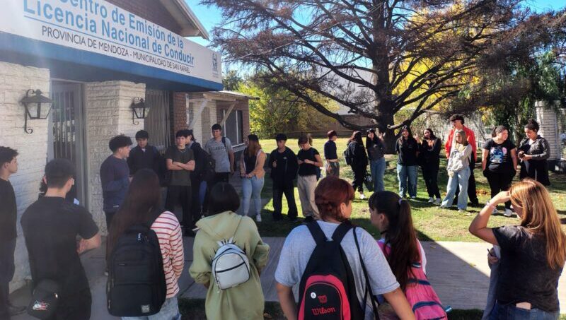 «Mi primera licencia»: estudiantes sanrafaelinos se capacitan para obtener su carnet de conducir
