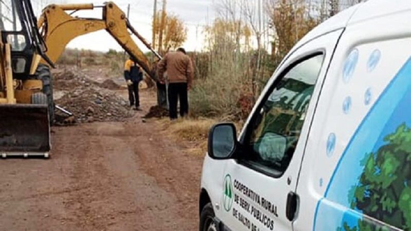 Más agua potable para familias de Los Claveles