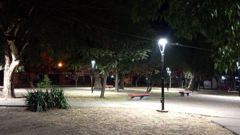 La plaza del barrio Sardi, iluminada con tecnología Led