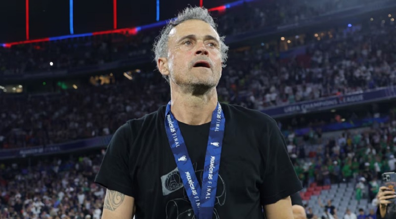El emotivo homenaje de los hinchas del PSG para Xana, la hija de Luis Enrique que murió a los 9 años