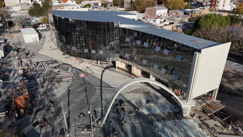 La historia se valora: así luce el renovado arco de la ex terminal