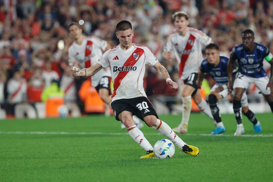 River Plate goleó y se clasificó primero a los octavos de la Copa Libertadores
