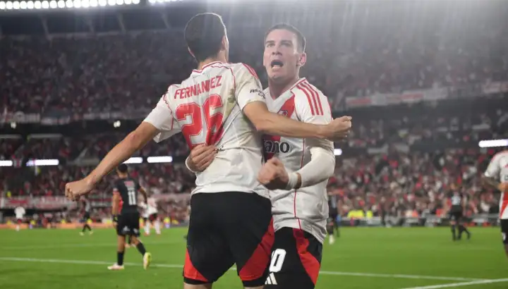 River venció cómodo a Barracas Central por 3-0 y avanzó a los cuartos de final