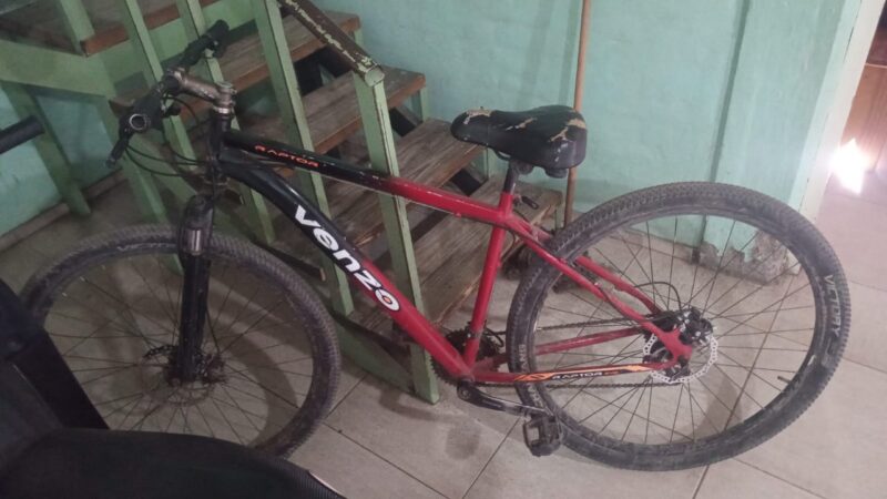 Detuvieron a una mujer con una bicicleta robada