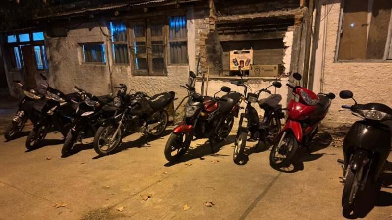 Secuestraron ocho motos y detuvieron a siete personas