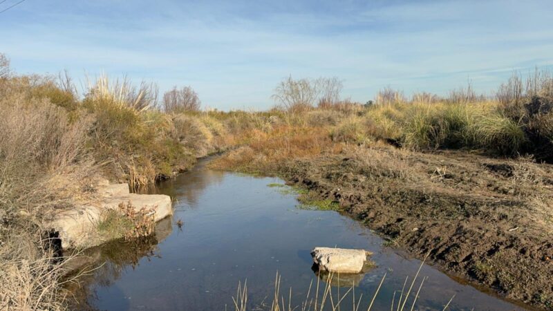 El municipio construirá un puente peatonal en Los Dos Álamos para que los vecinos no crucen por el río