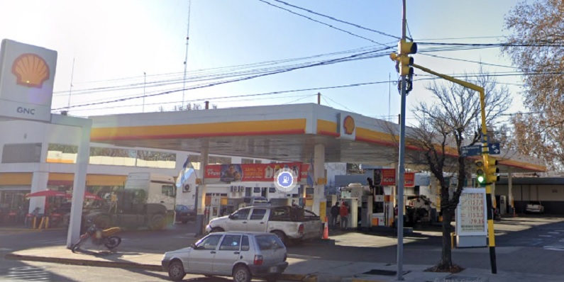 Robaron un inodoro de la estación de servicio de Mitre e Italia