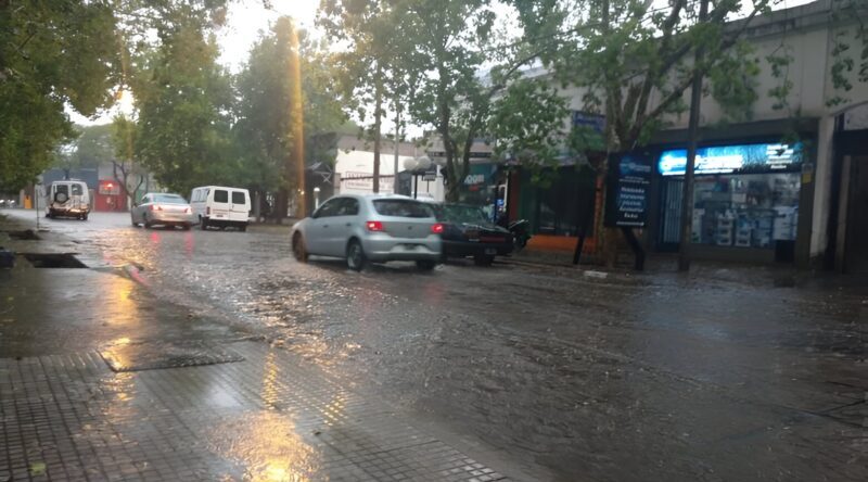 Equipos municipales trabajaron durante todo el fin de semana ante las persistentes lluvias