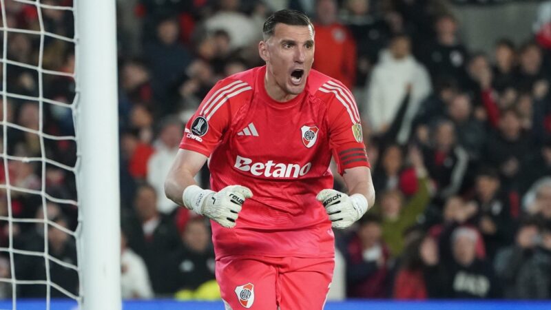 River se salvó del papelón en los penales y clasificó a cuartos de la Libertadores