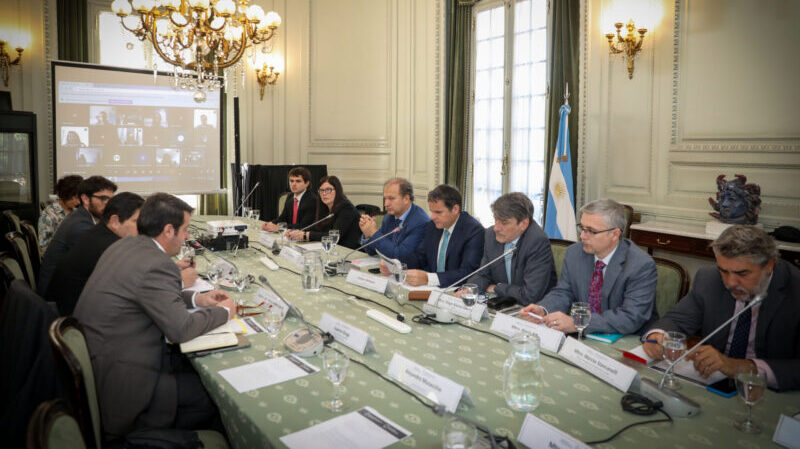 Mendoza expuso sobre la importancia del paso Las Leñas para la integración con Chile